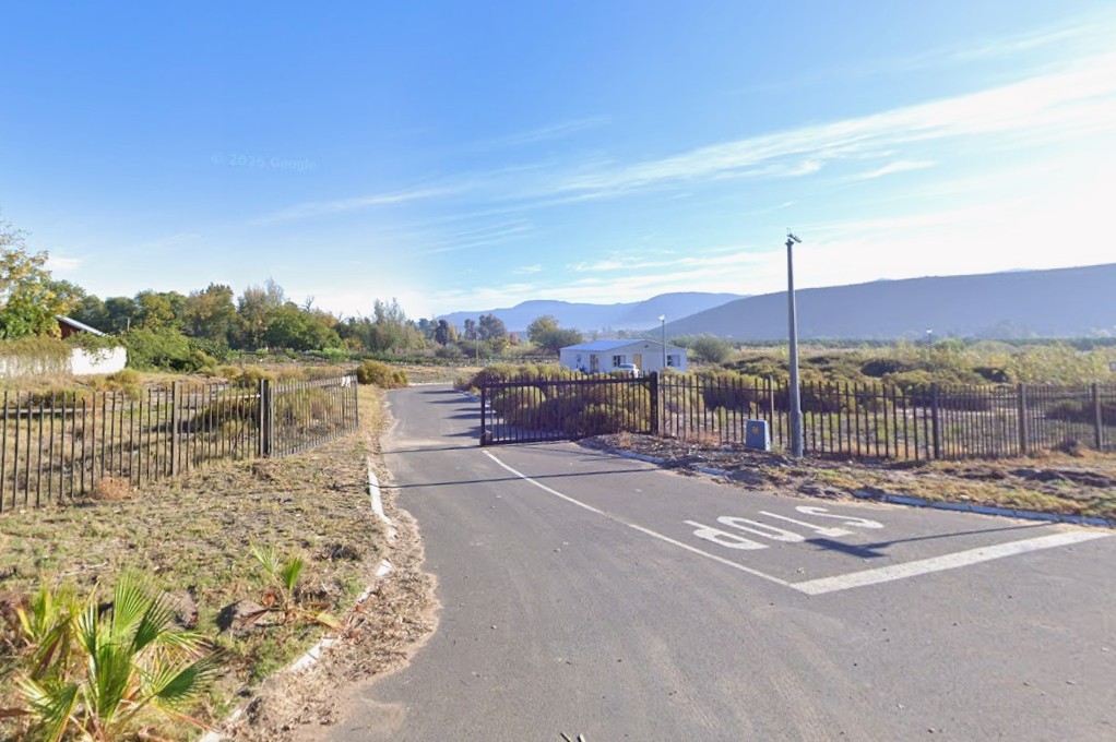 5 vacant plots in fully walled area with gate in Clanwilliam