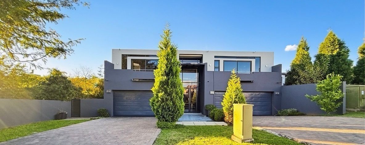 Contemporary Elegance Meets Exceptional Family Living in Cedar Creek Estate
