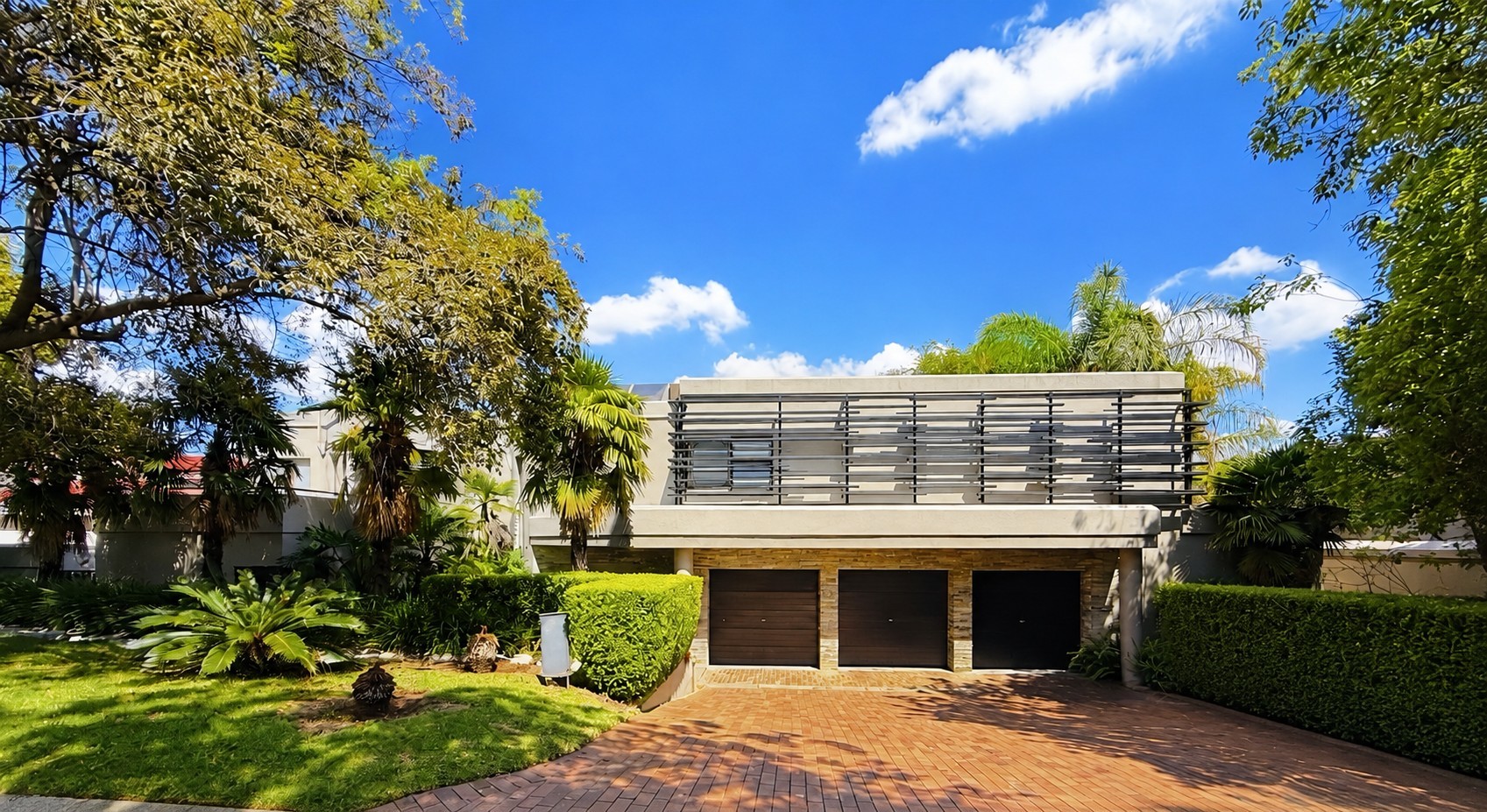 Refined Modern Living with Elegant Entertaining Spaces