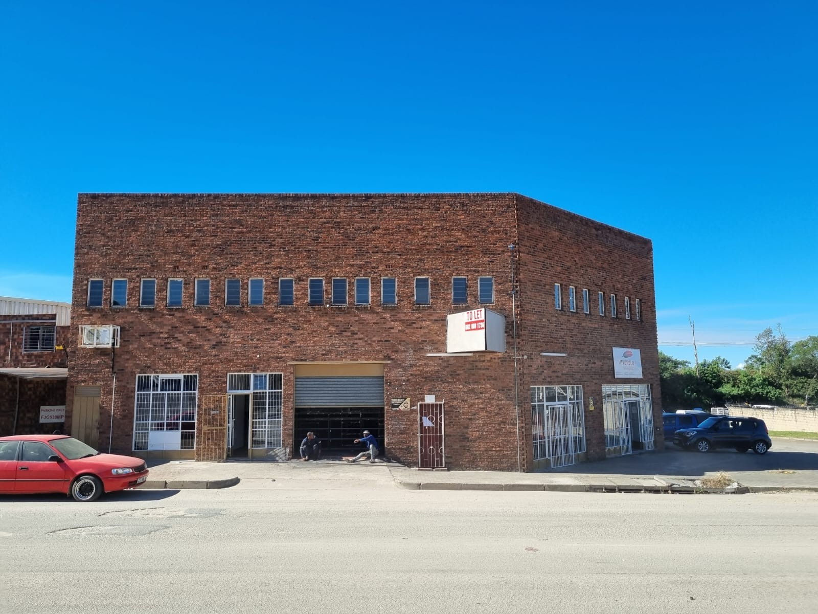 High-Exposure Multi-Tenant Industrial Property with Strong Rental Returns