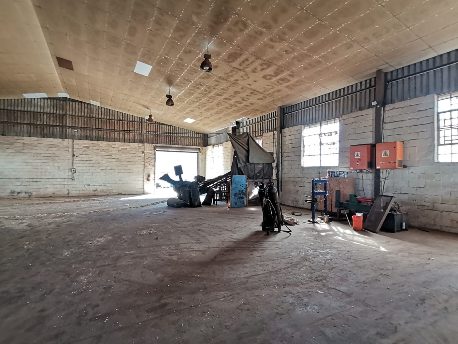 600m² Warehouse to Let in Dal Josafat, Paarl