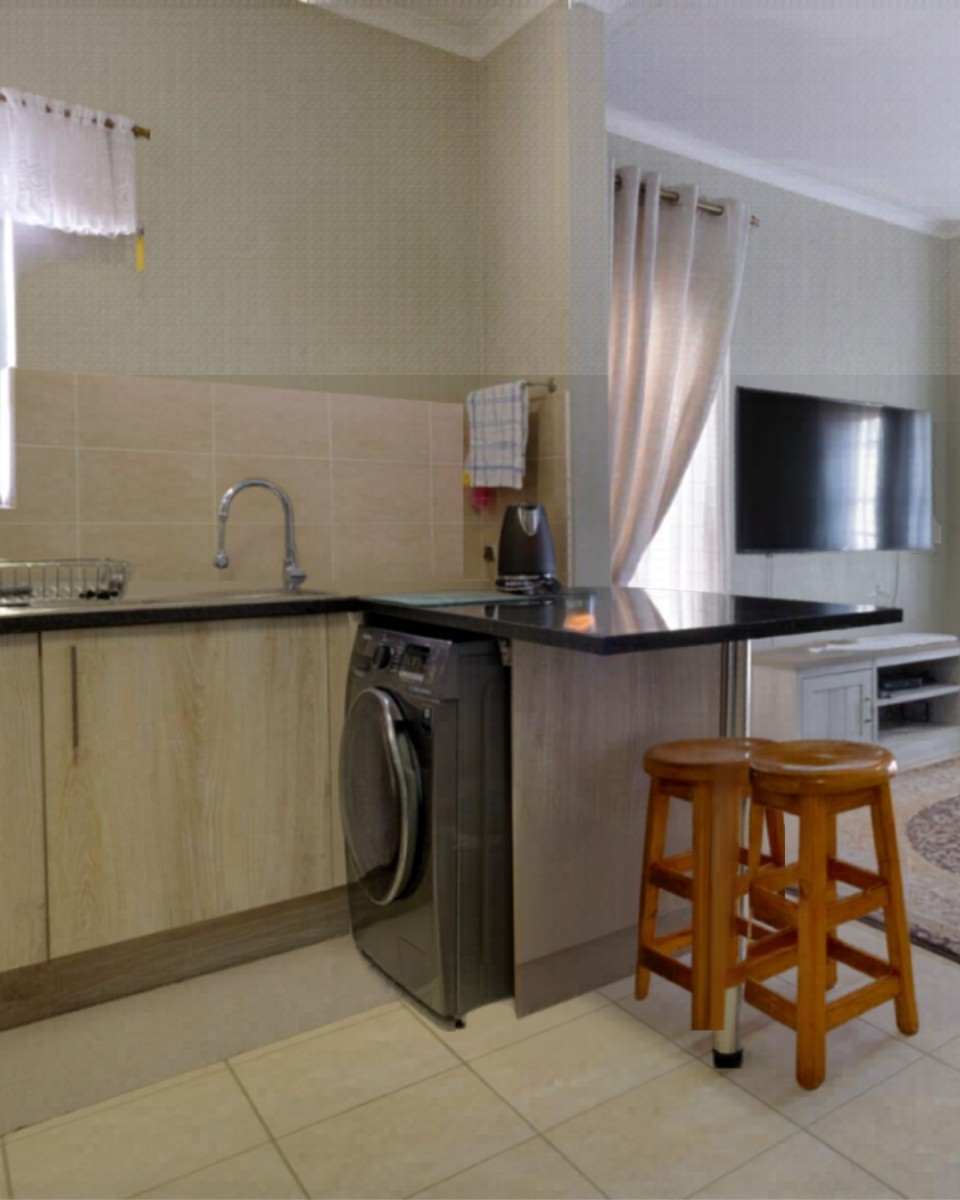 Immaculate Lock-Up-and-Go Living in a Sought-After Renico Development