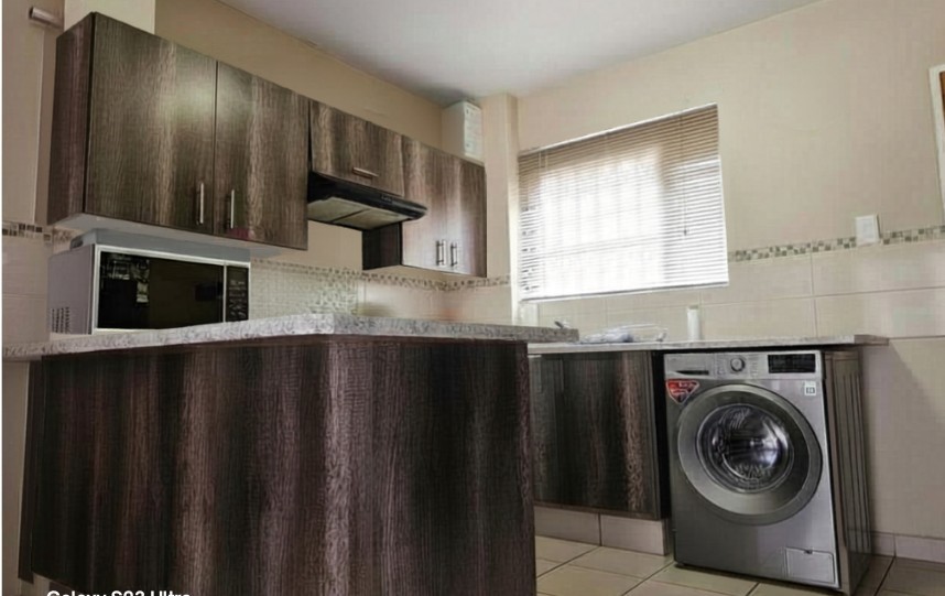 Spacious 2 bed Ground Floor Apartment For Sale in Boksburg R590 000 only