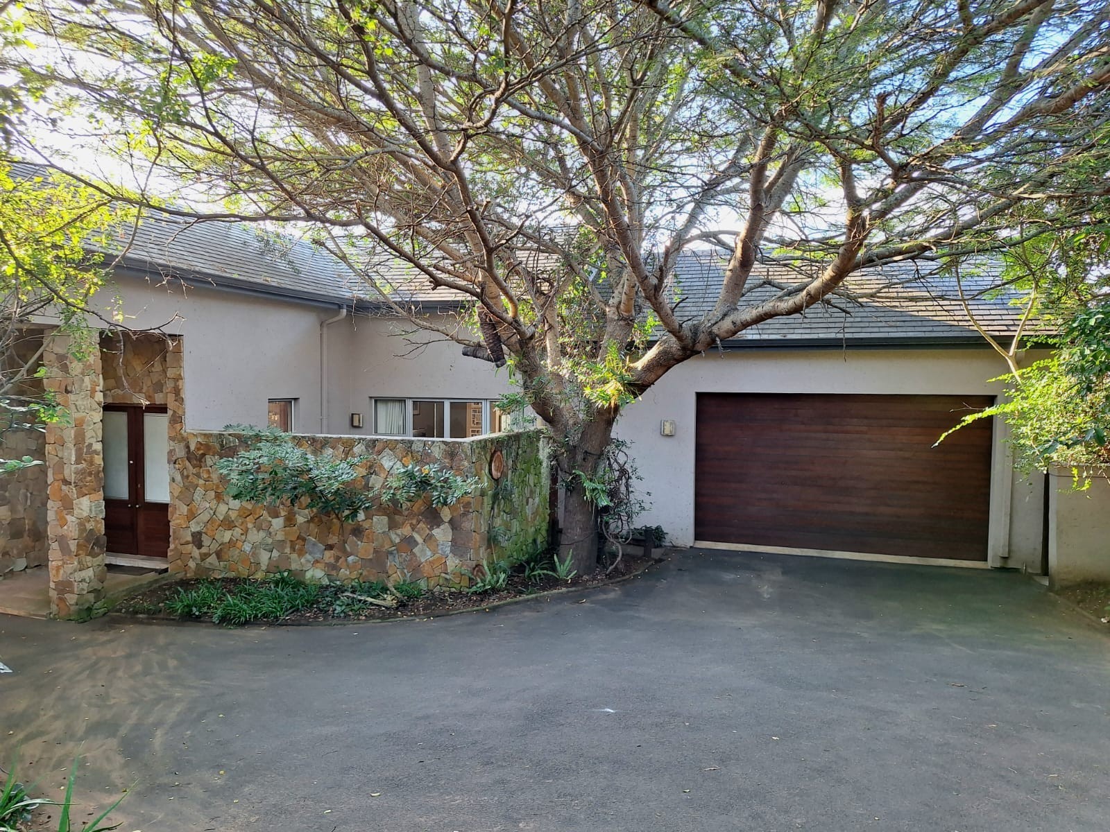 5Bed 5Bath Home With Wine Cellar, Study and Staff Room in Dunkirk Estate