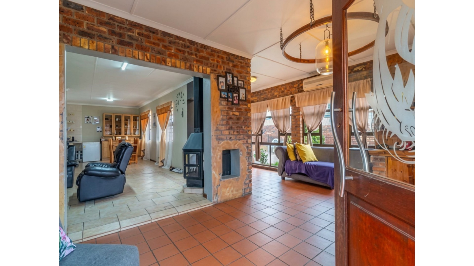 House for sale in Wavecrest, Jeffreys Bay, 339 m²