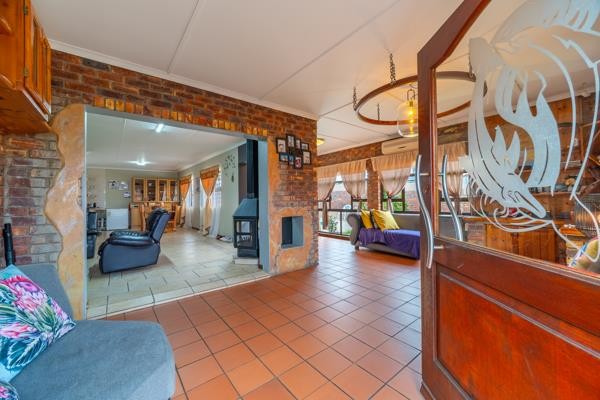 4 Bedroom Double-Storey Home with Sea Views, Pool and Borehole for Sale in Wavecrest, Jeffreys Bay
