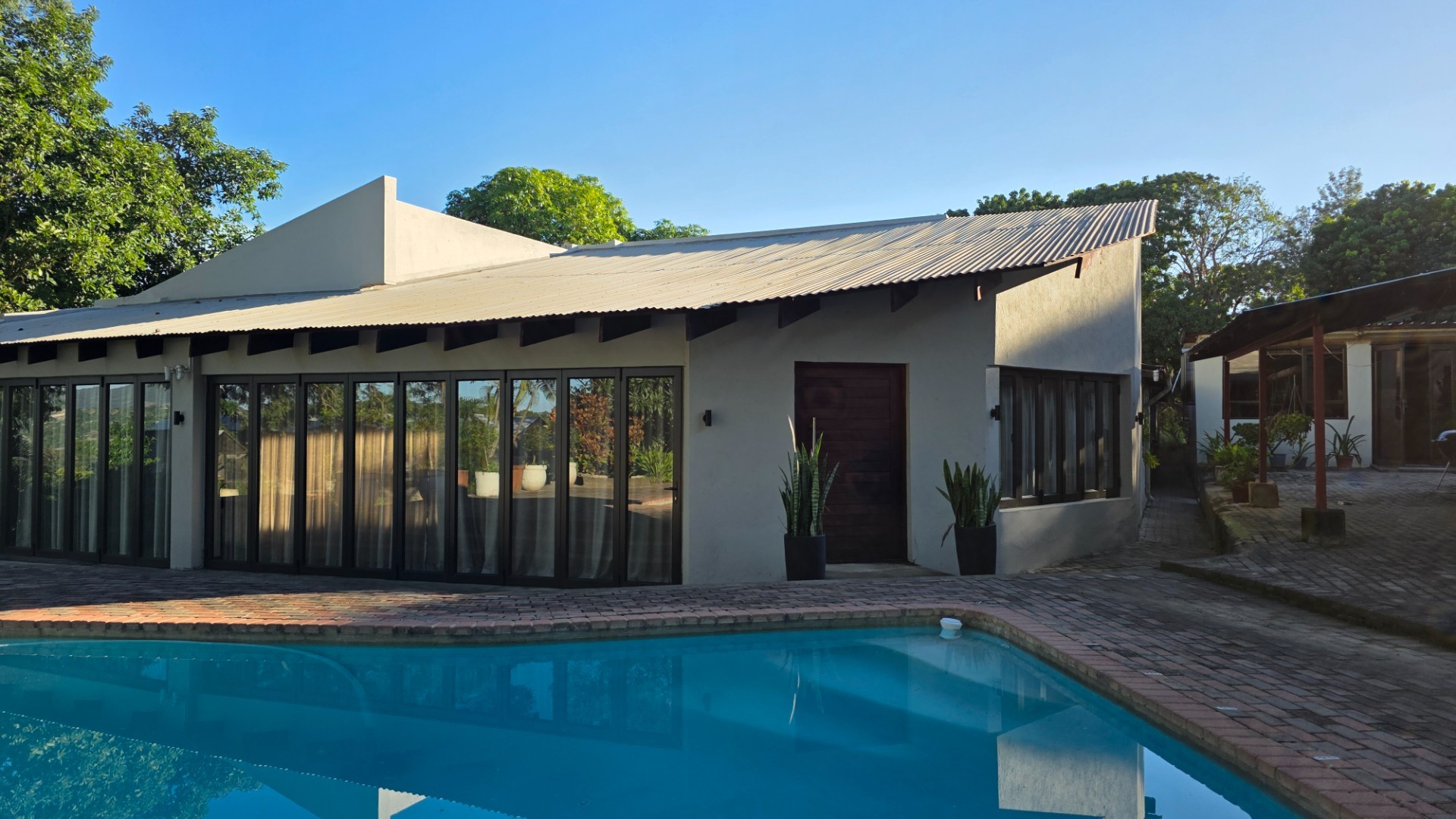 Trade the Rush for Space, Privacy and Lowveld Living