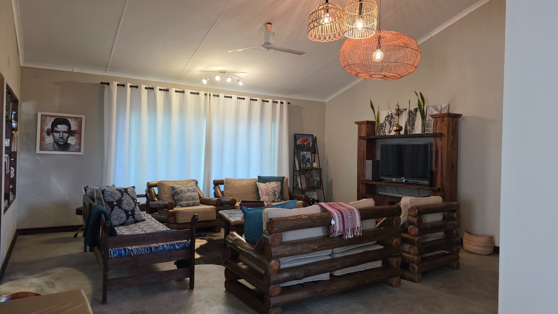 Trade the Rush for Space, Privacy and Lowveld Living