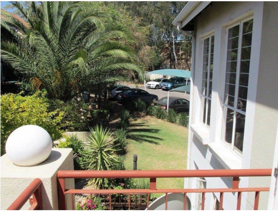 2 bedroom 1 full bath! Perfect starter property