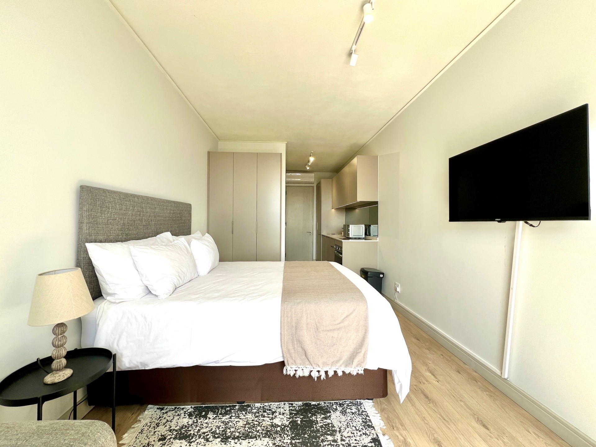 Studio Apartment To Rent in Rosebank, Johannesburg