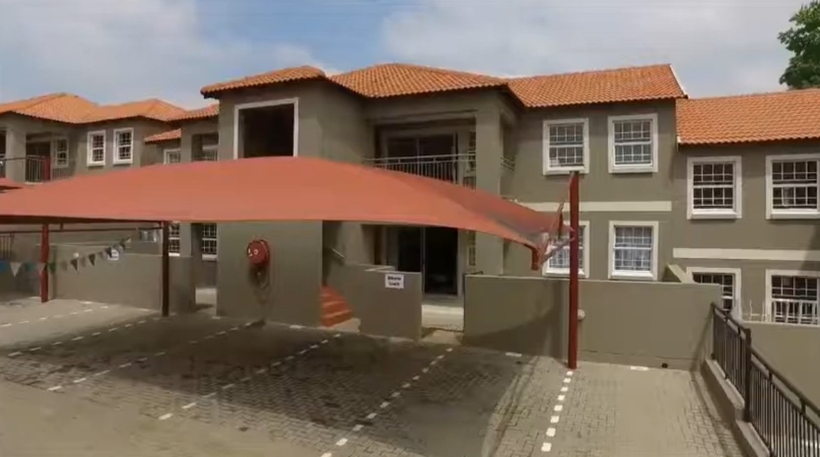 R670k 2bed 2 bath Town house Apartment For Sale in Rynfield, Benoni