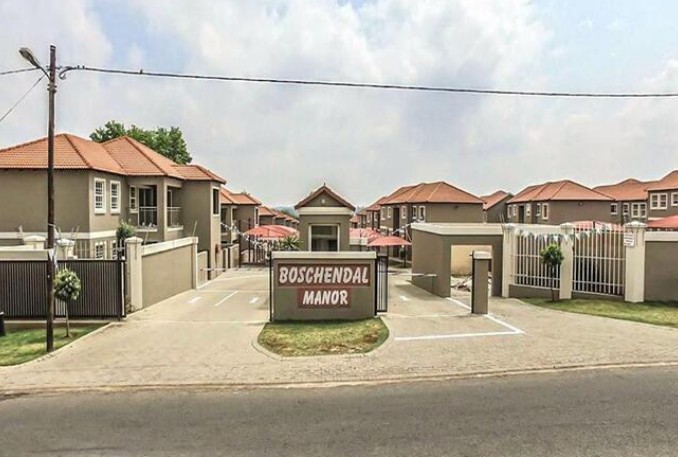 R670k 2bed 2 bath Town house Apartment For Sale in Rynfield, Benoni