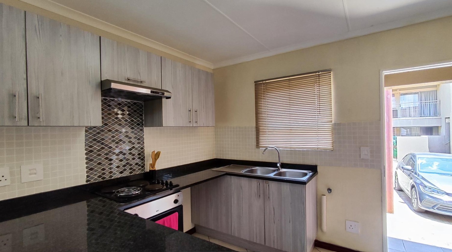 R670k 2bed 2 bath Town house Apartment For Sale in Rynfield, Benoni
