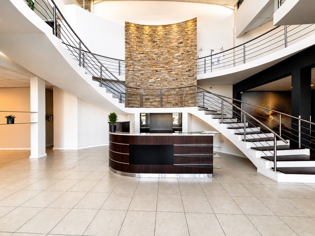Grounf floor Commercial Property To Rent in Milnerton