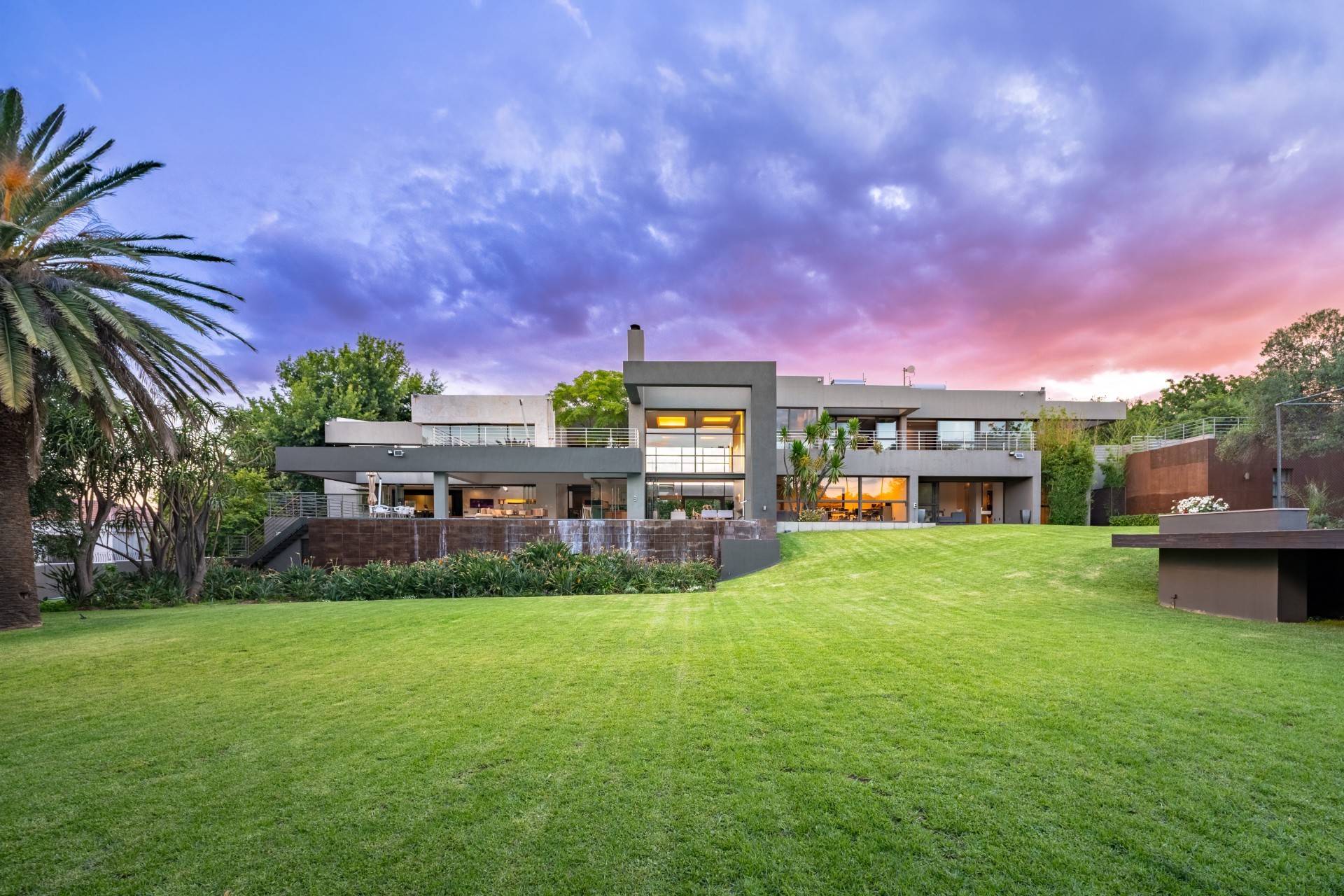 Luxury Masterpiece Designed By Nico van der Meulen