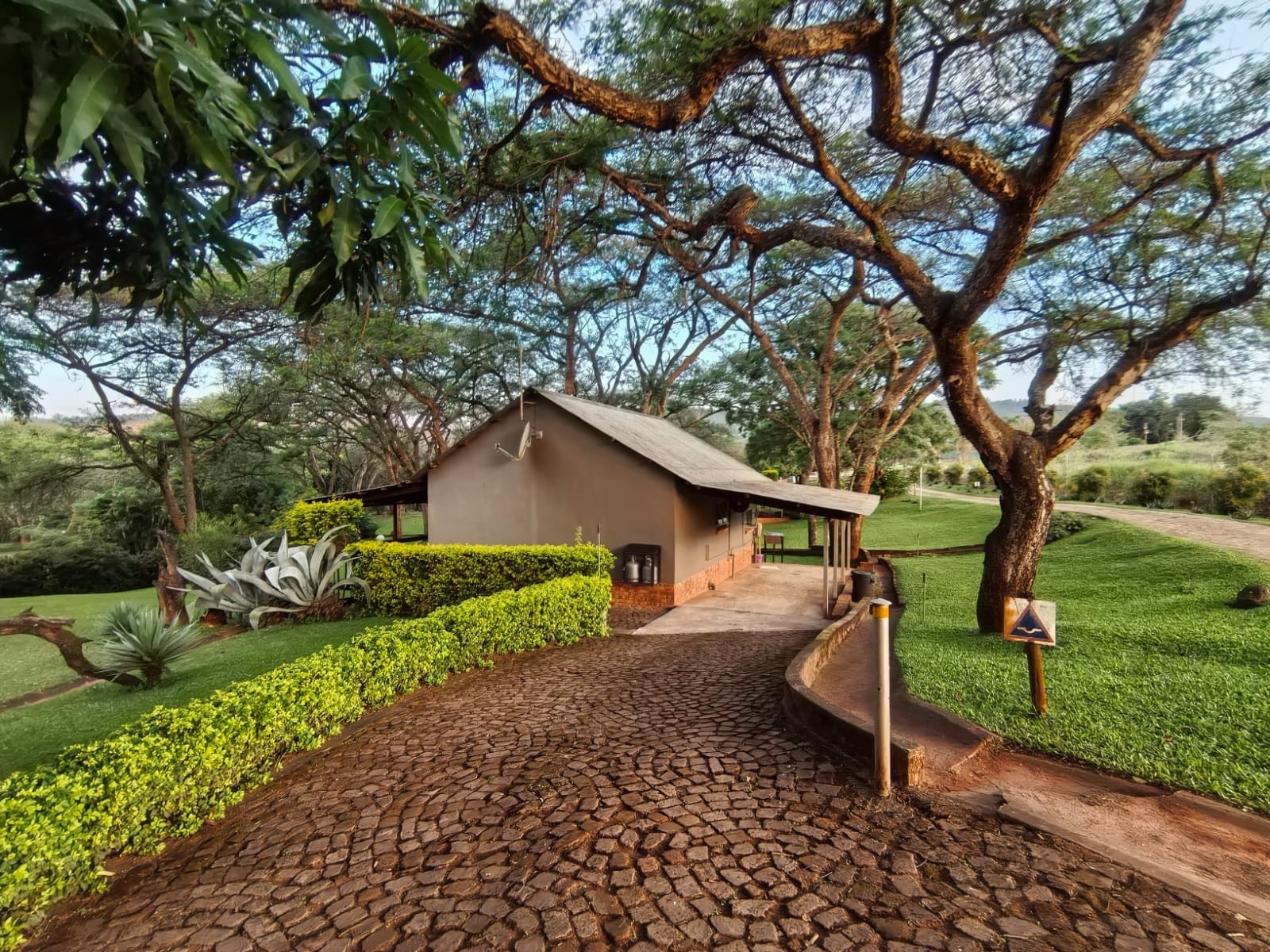 Exceptional guest farm, including a wedding venue and overnight accomodation for sale.