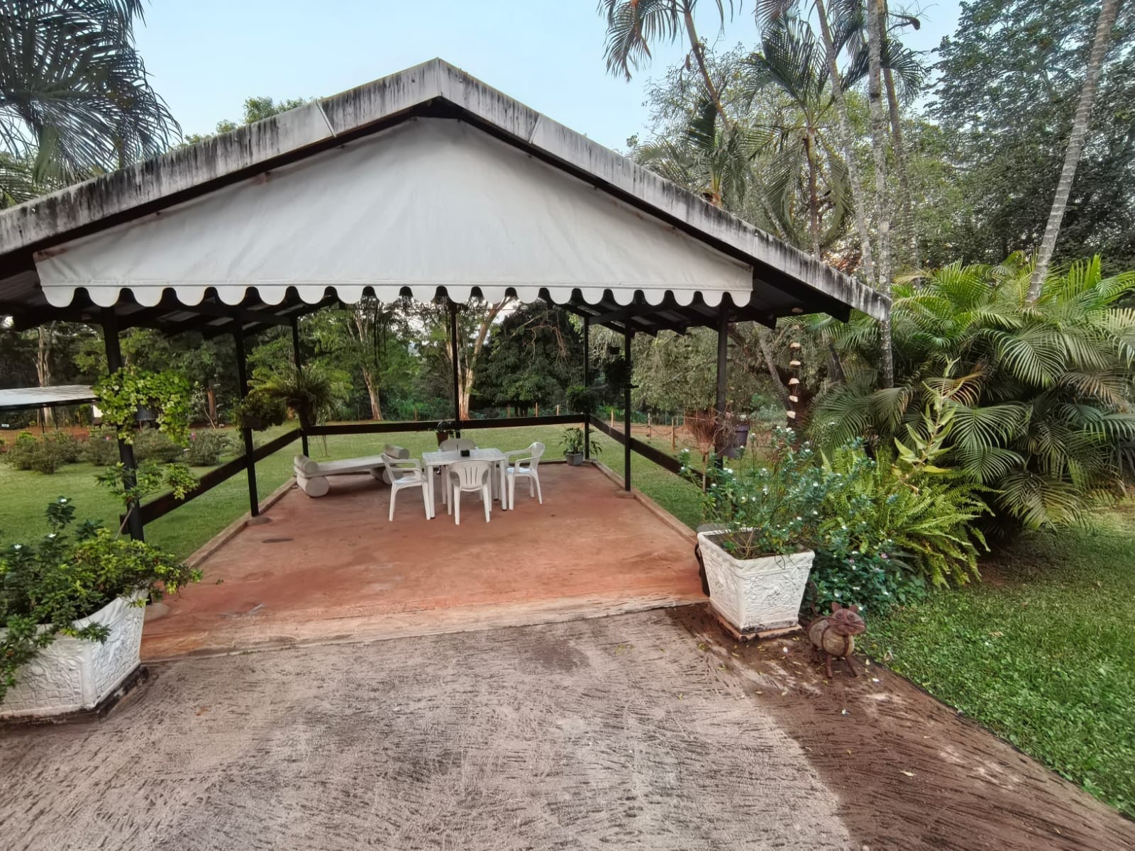 Exceptional guest farm, including a wedding venue and overnight accomodation for sale.