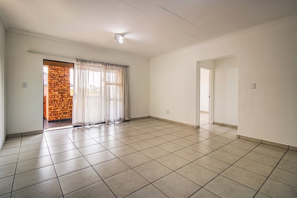 Lovely Upstairs Family Townhouse