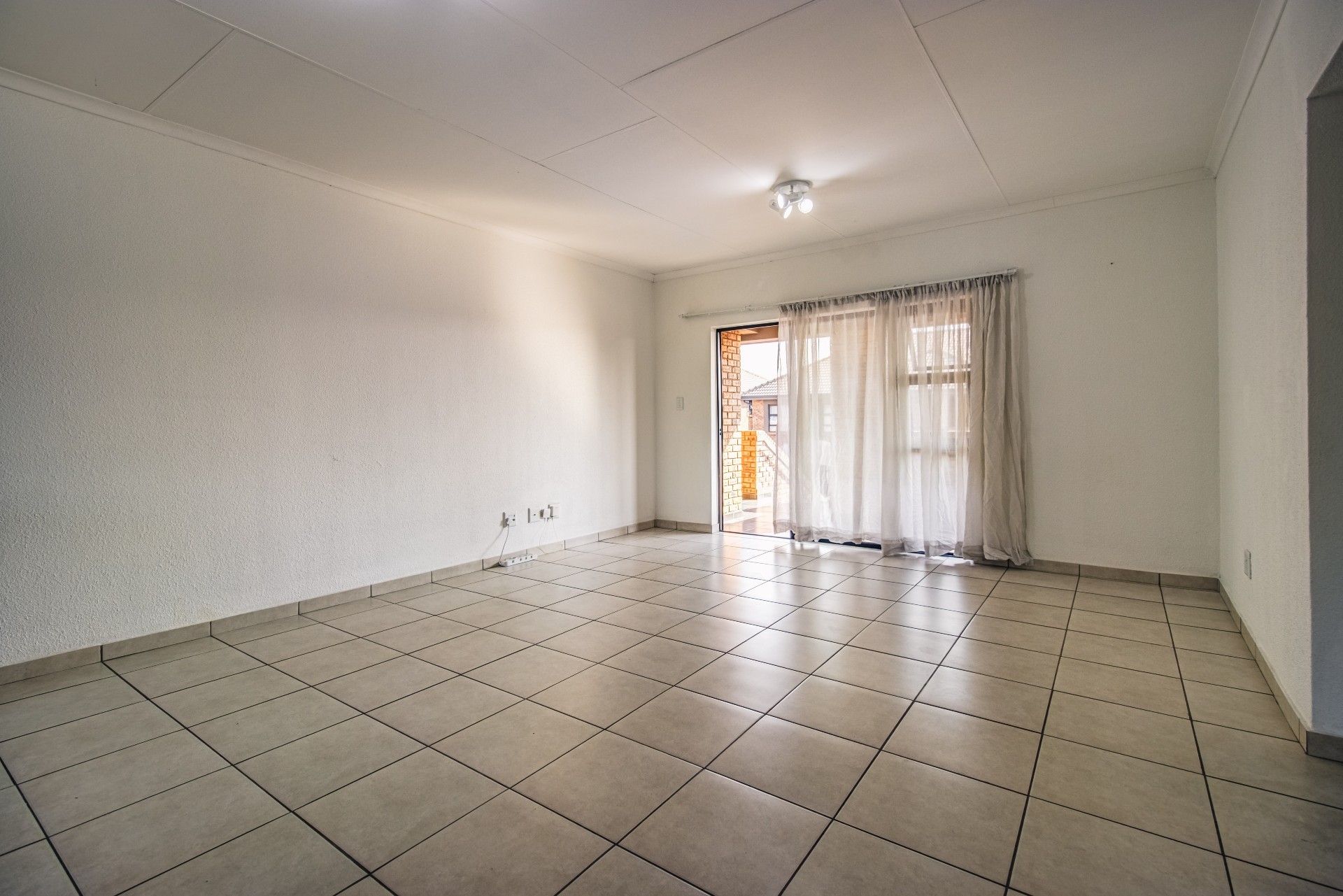 Lovely Upstairs Family Townhouse
