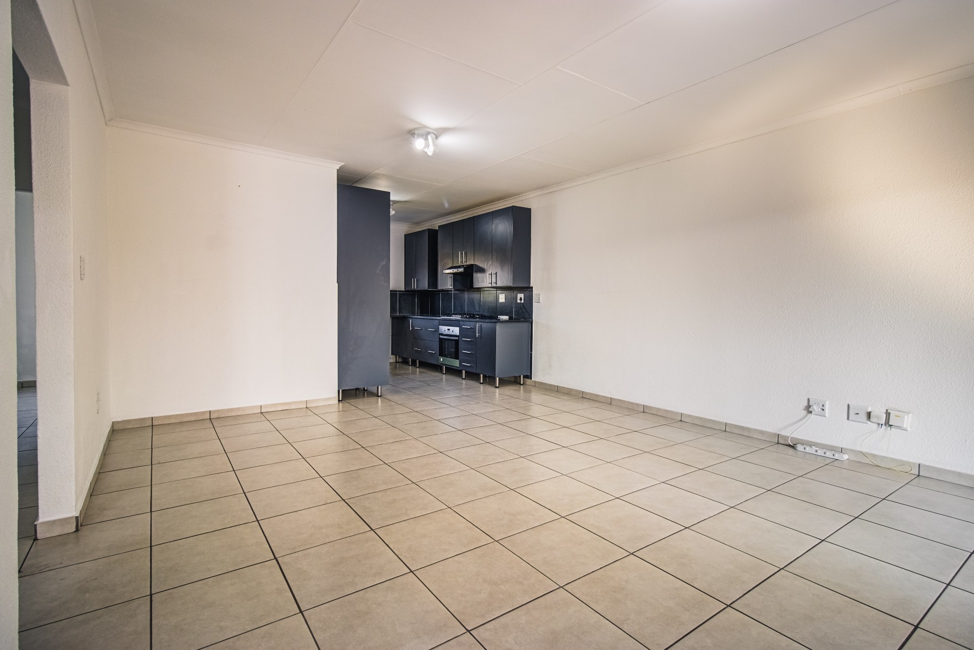 Lovely Upstairs Family Townhouse
