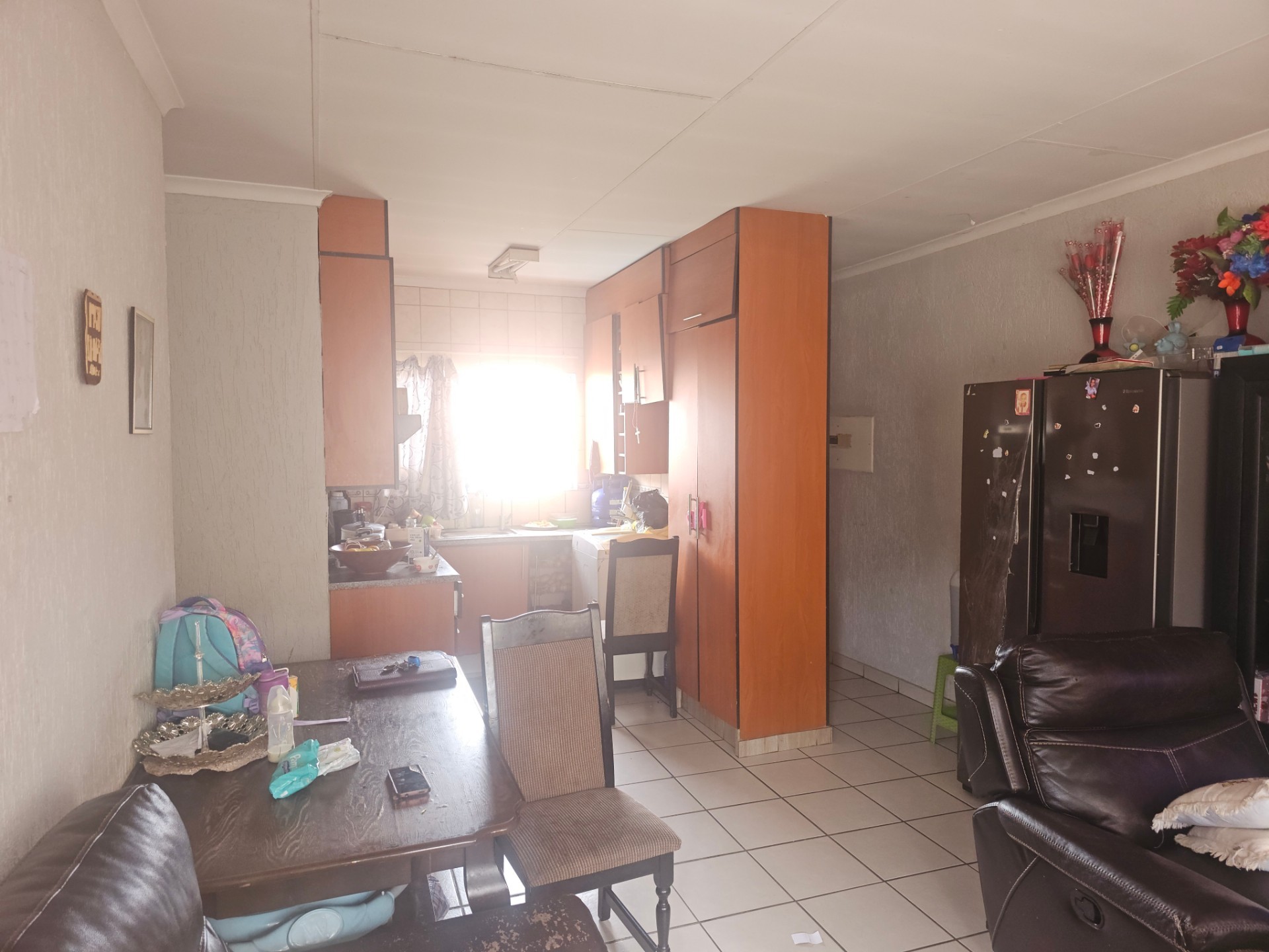 Upstairs 2 Bedroom Apartment For Sale in Meredale, Johannesburg