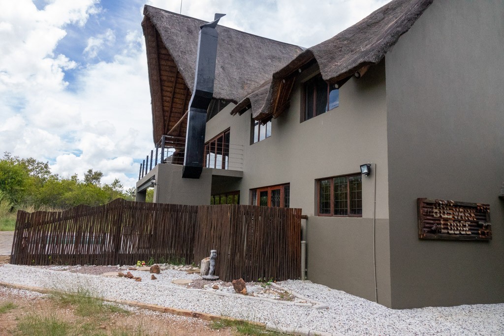 Seven Bedroom house in Big 5 Mabalingwe Cyferfontein - Fully Furnished