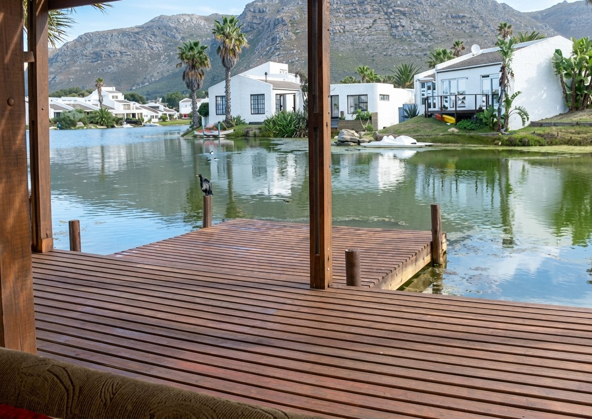 Iconic Multi-Dwelling Waterfront Property in Marina Da Gama
