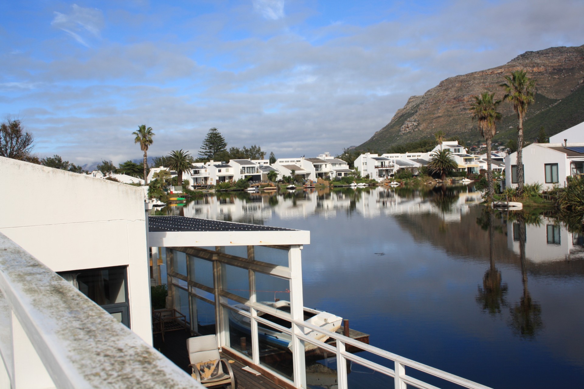 Iconic Multi-Dwelling Waterfront Property in Marina Da Gama