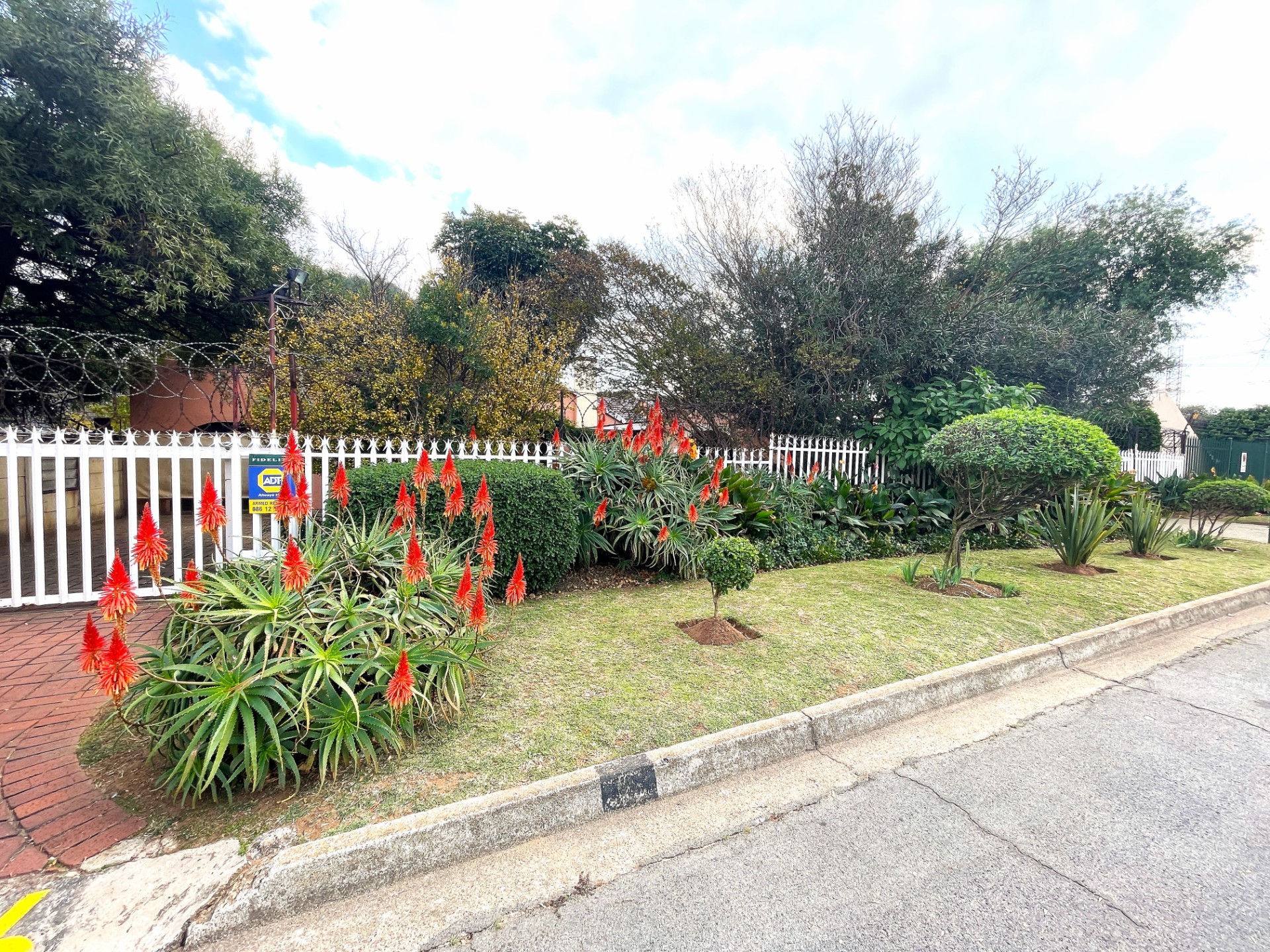 5 Bedroom House For Sale in Primrose