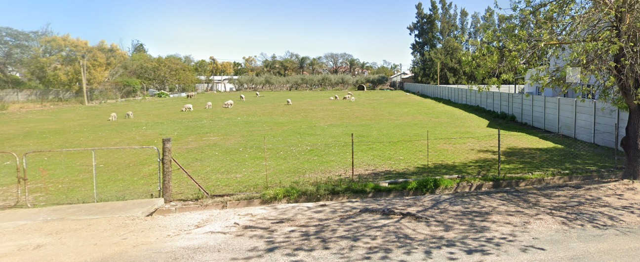 2855 sqm plot - fully fenced with gate in Porterville