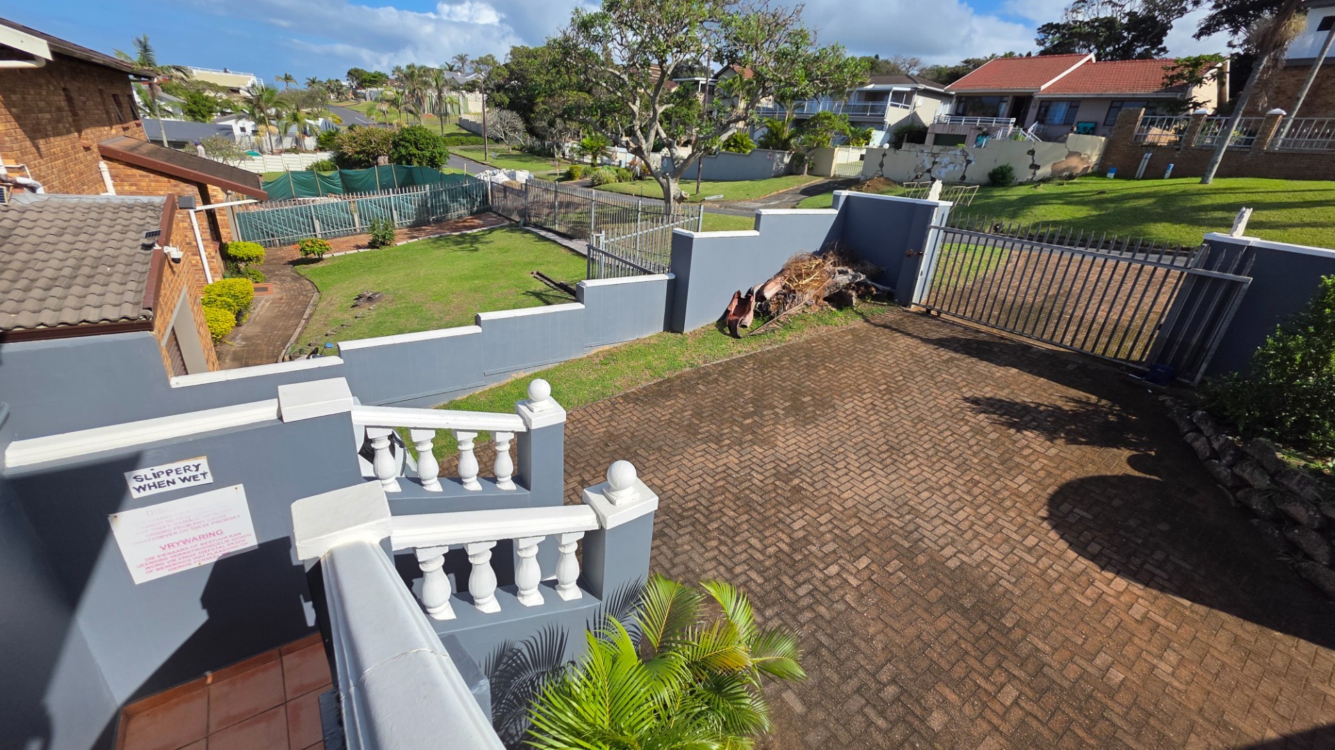 Beautiful 7 bedroom home with extensive earning potential in Uvongo Beach