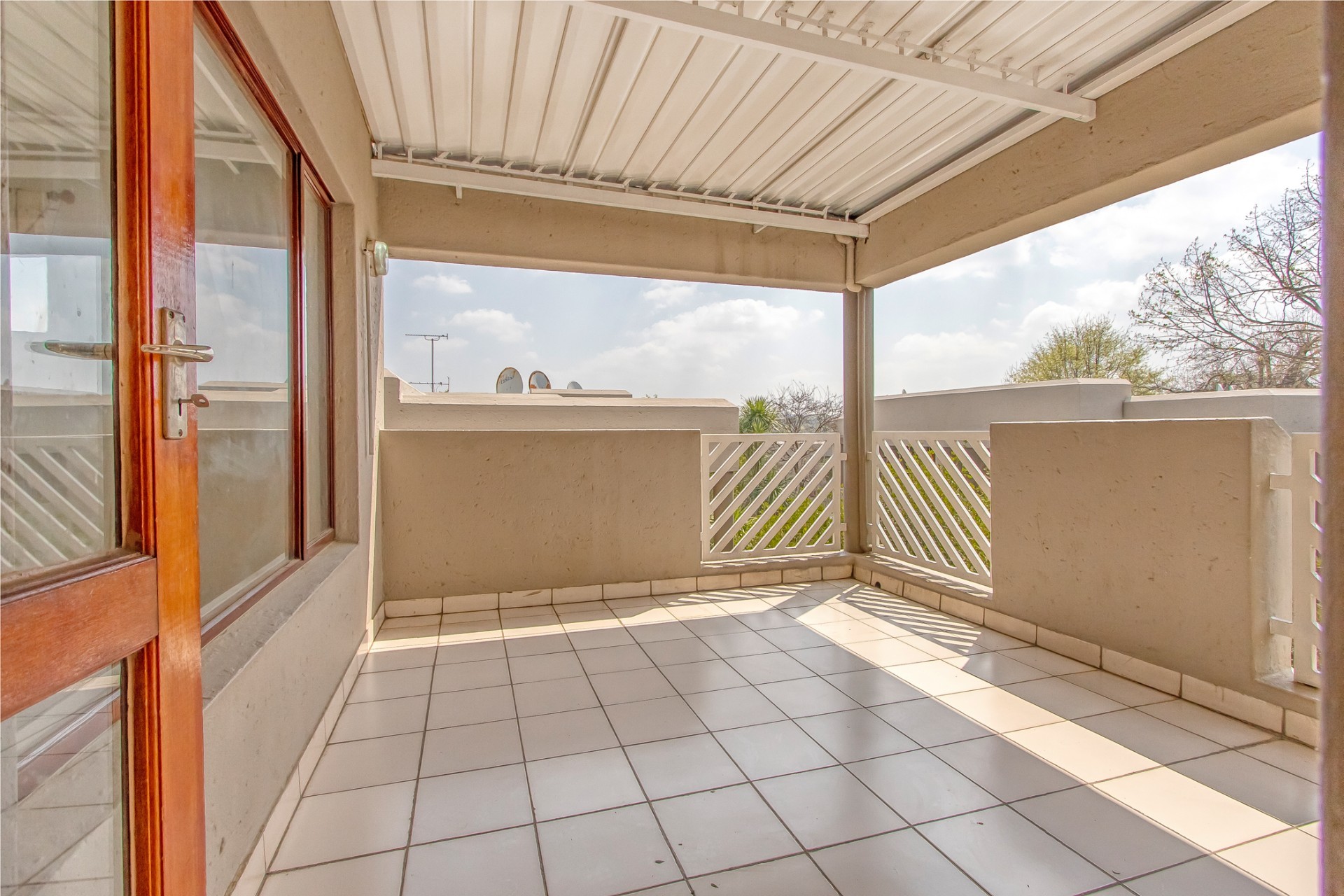 Apartment for rent in Craighall Park, Johannesburg, 102 m²