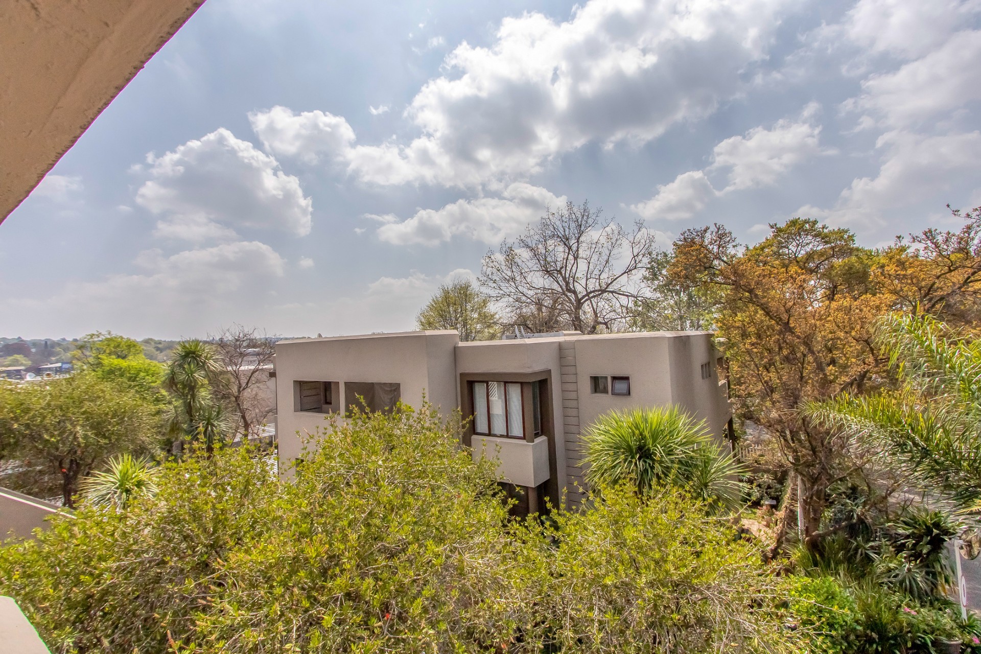 Apartment for rent in Craighall Park, Johannesburg, 102 m²