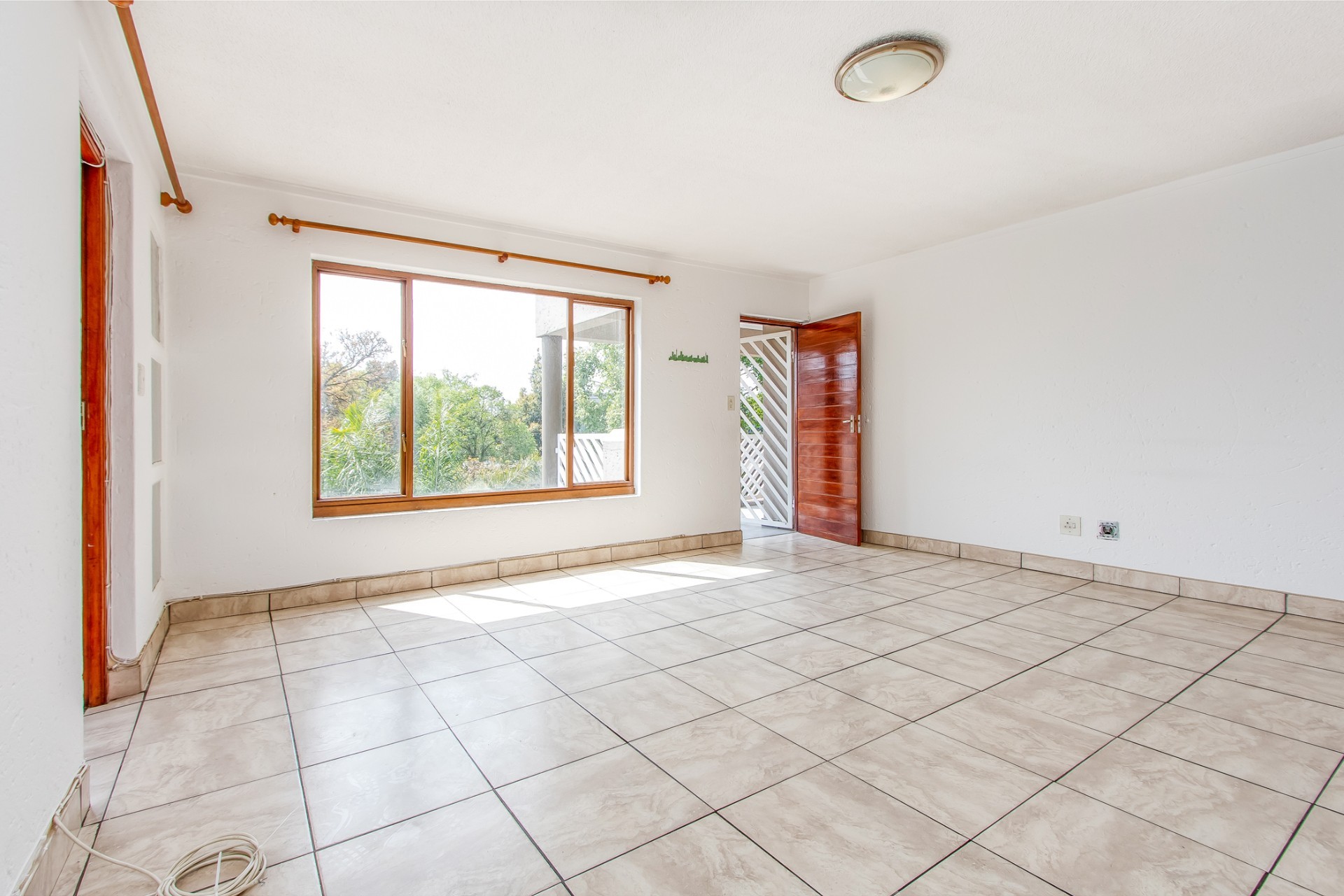 Apartment for rent in Craighall Park, Johannesburg, 102 m²