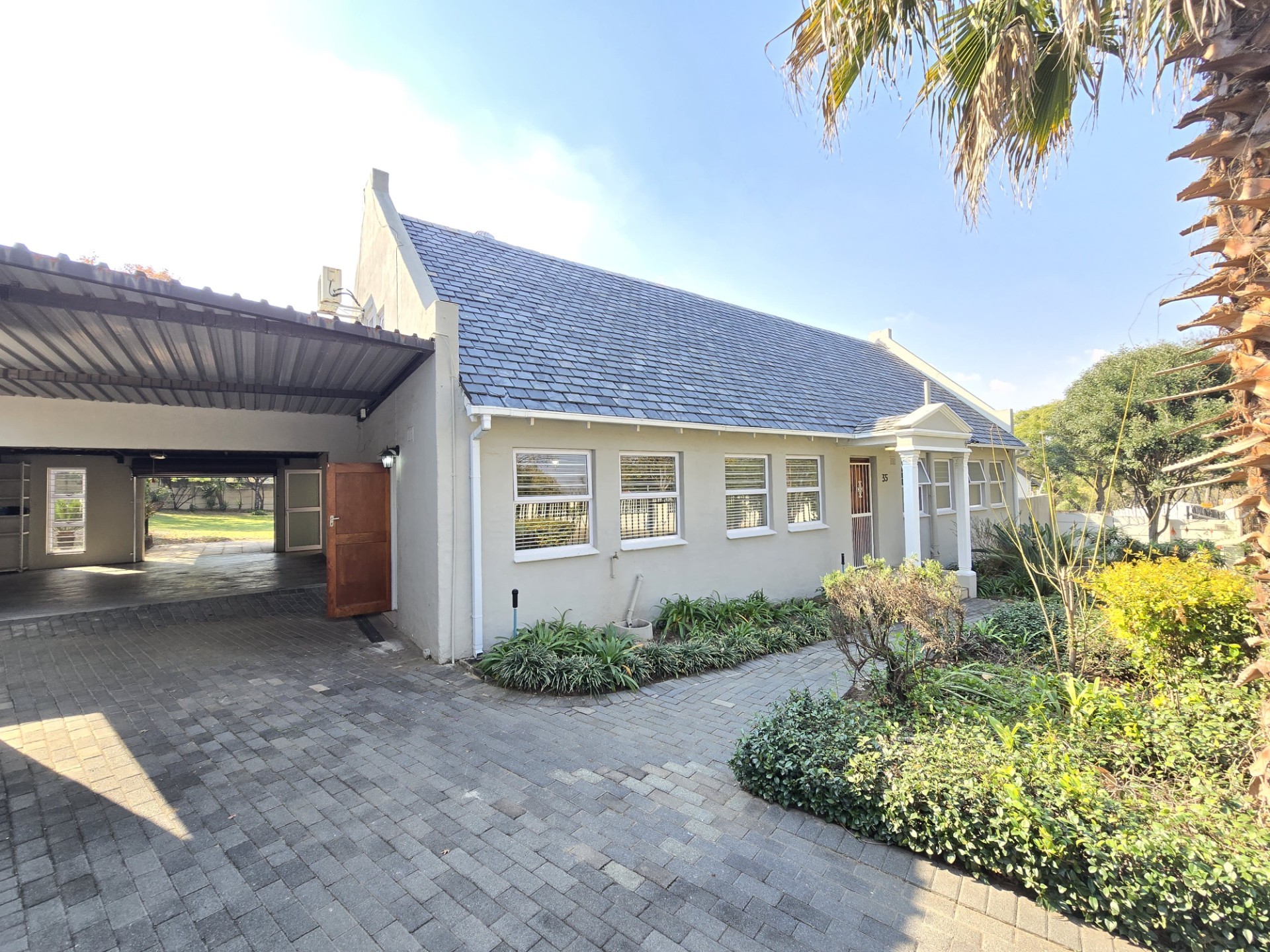 3 Bed House to Rent in Paulshof, Sandton