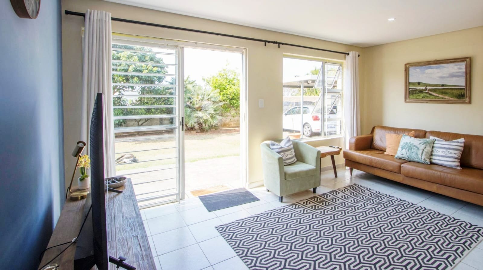 Two Bedroom Apartment For Rent in Glenashley, Durban North, KwaZulu Natal