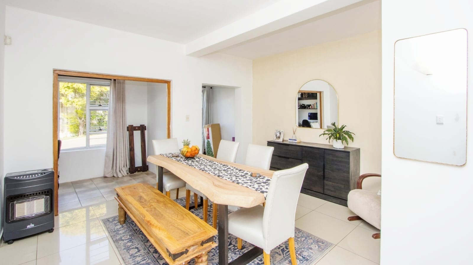 Two Bedroom Apartment For Rent in Glenashley, Durban North, KwaZulu Natal