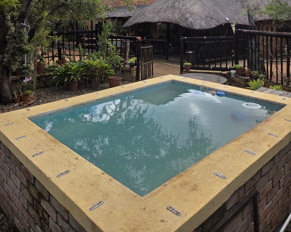 Versatile Family Home with Loft and Private Flatlet