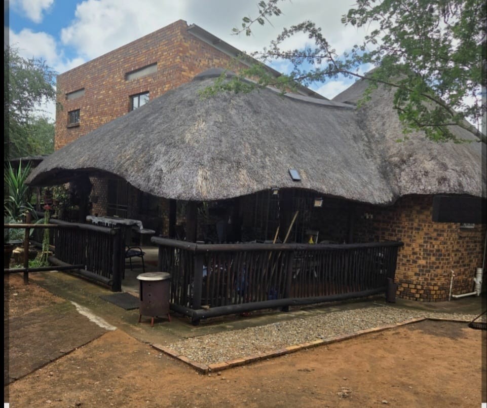 Versatile Family Home with Loft and Private Flatlet