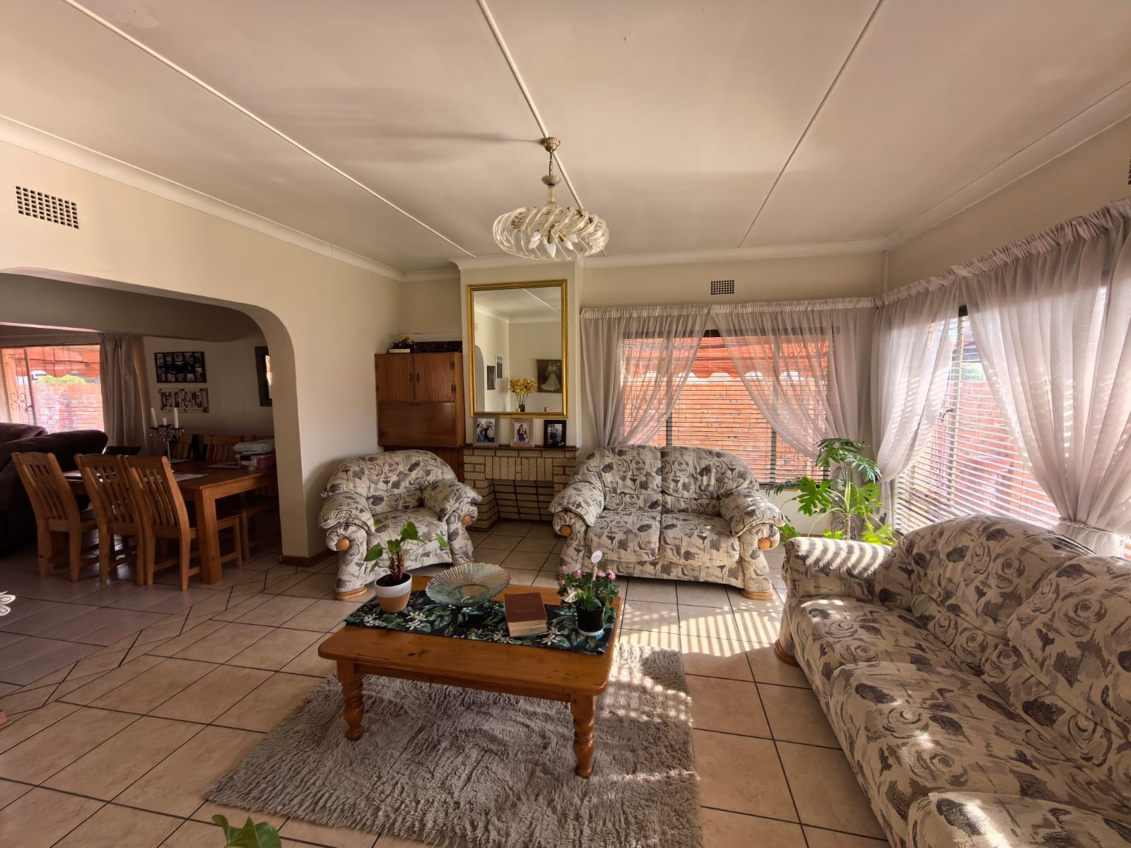 Your Forever Home Awaits - Space, Comfort and Endless Possibilities in Heuwelsig, Kimberley