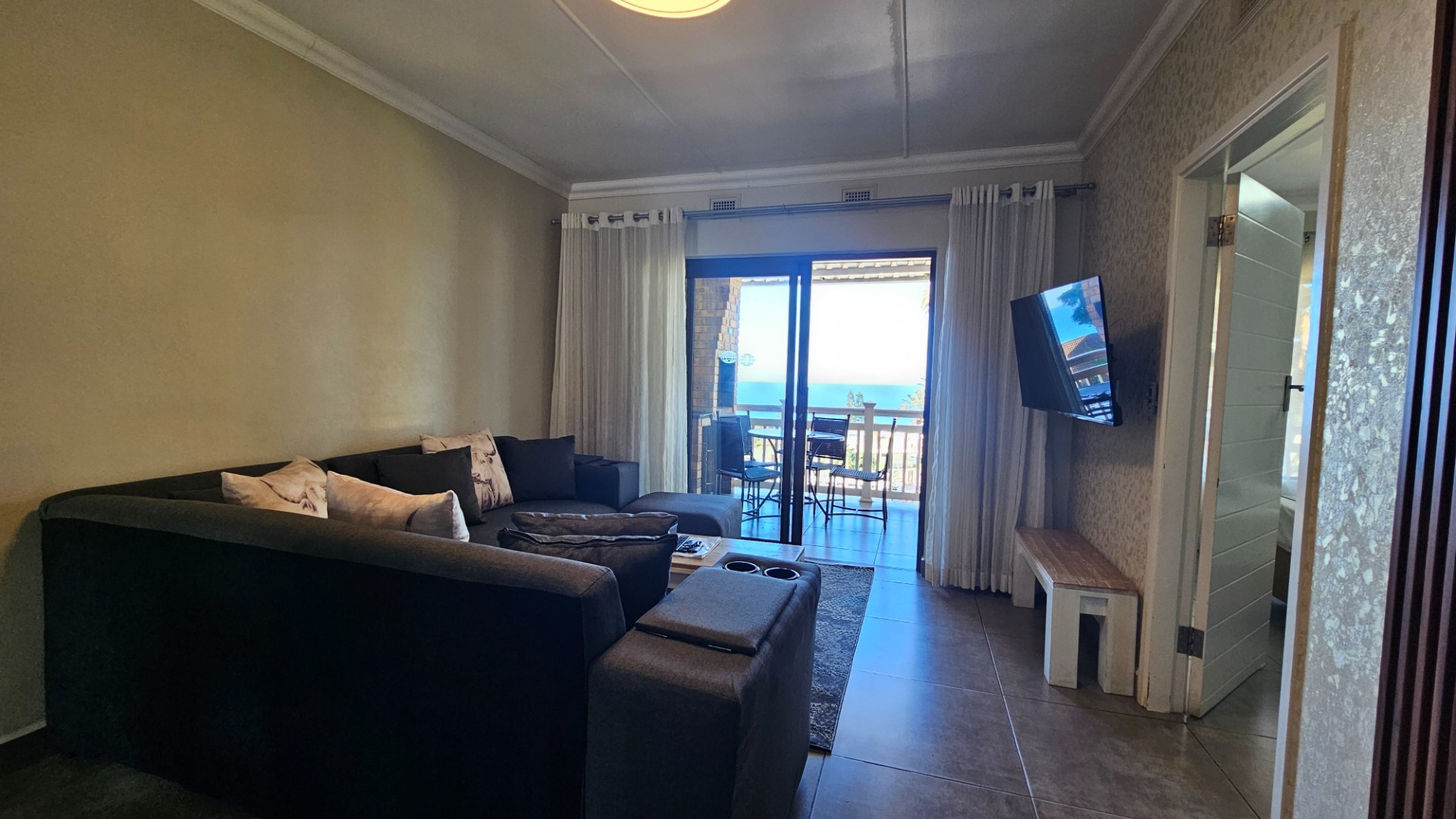 Sun, Sea and Resort Living - Immaculate Coastal Apartment