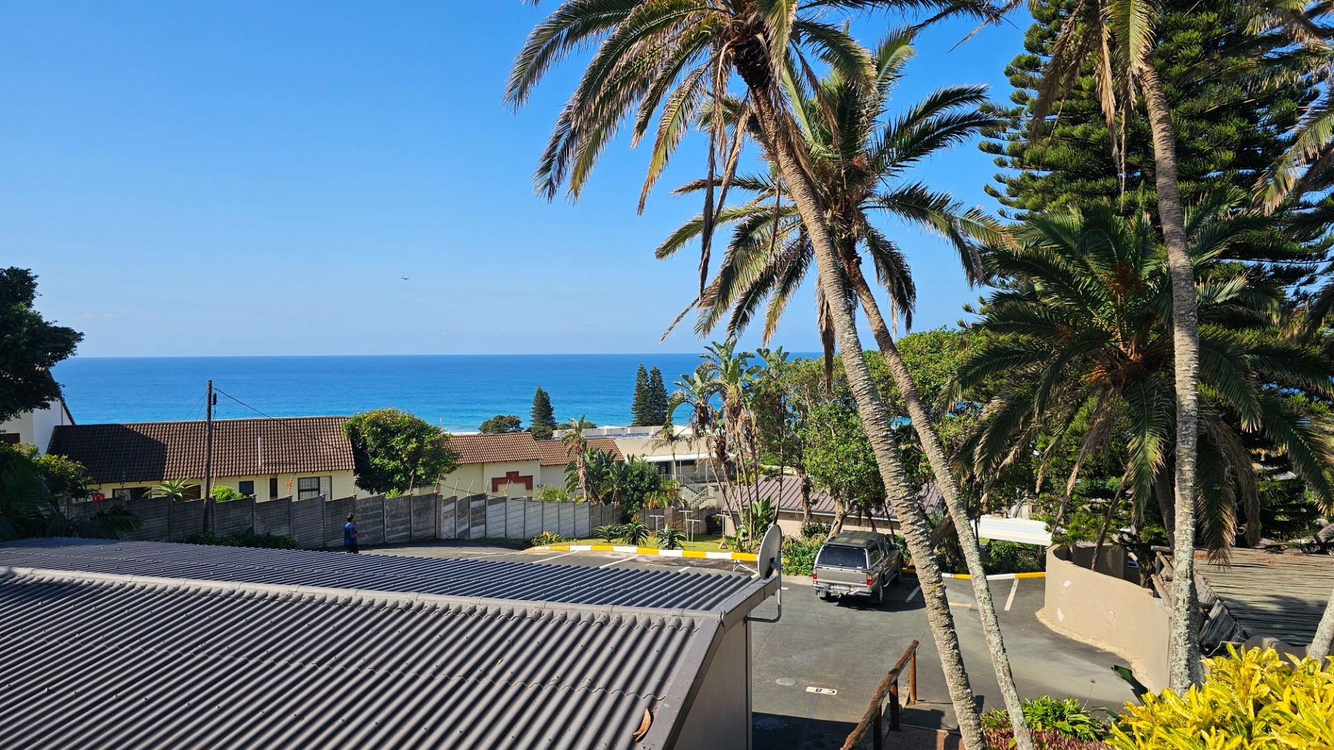 Sun, Sea and Resort Living - Immaculate Coastal Apartment