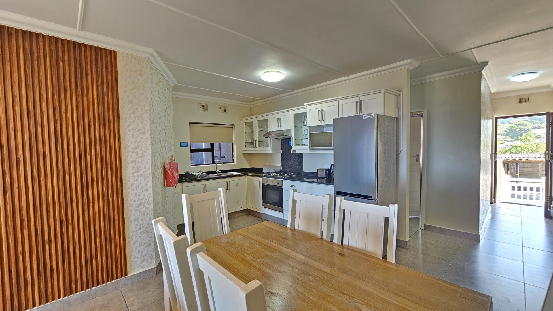 Sun, Sea and Resort Living - Immaculate Coastal Apartment