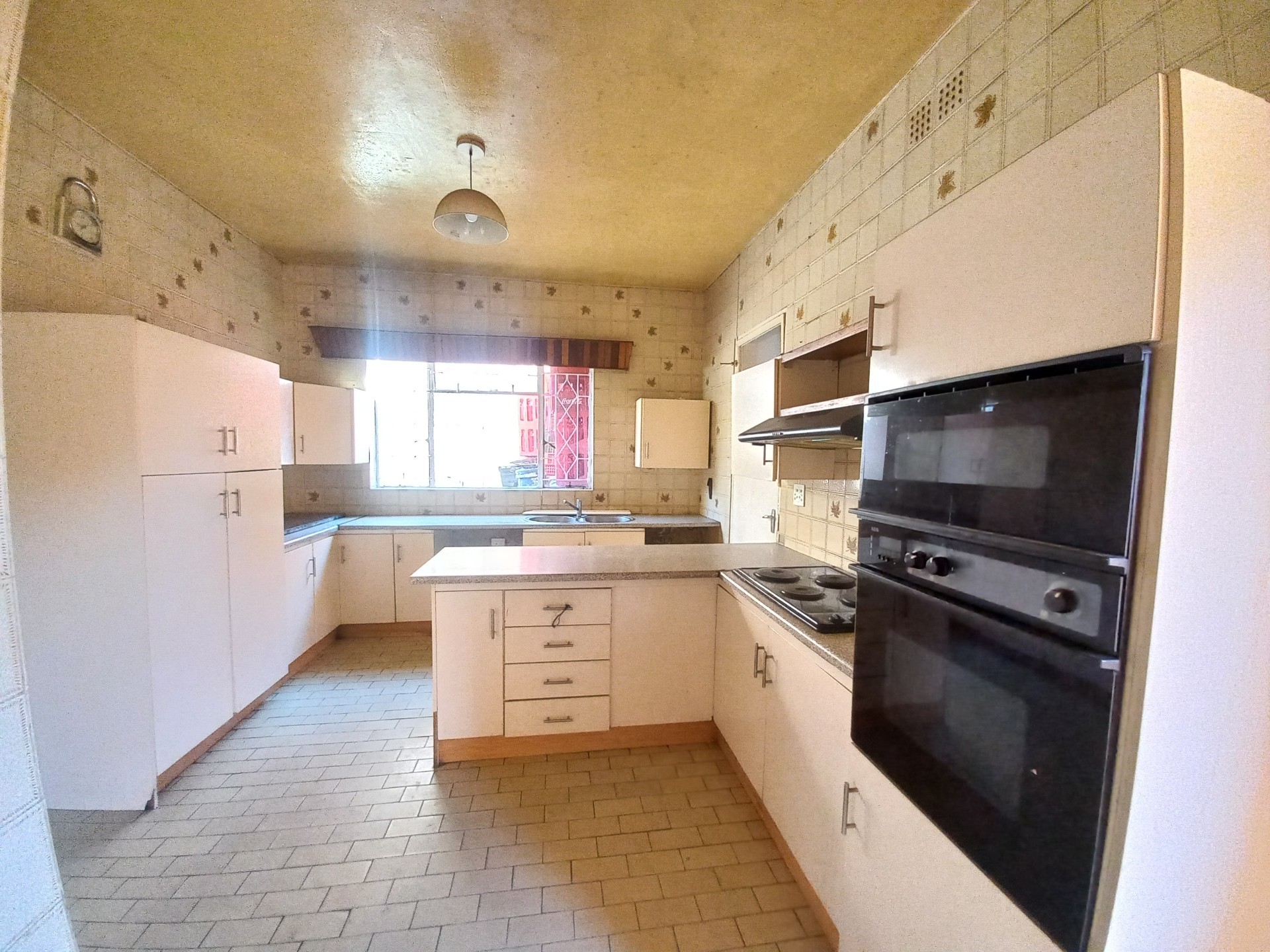 3 Bedroom House to Rent in Bez Valley Johannesburg