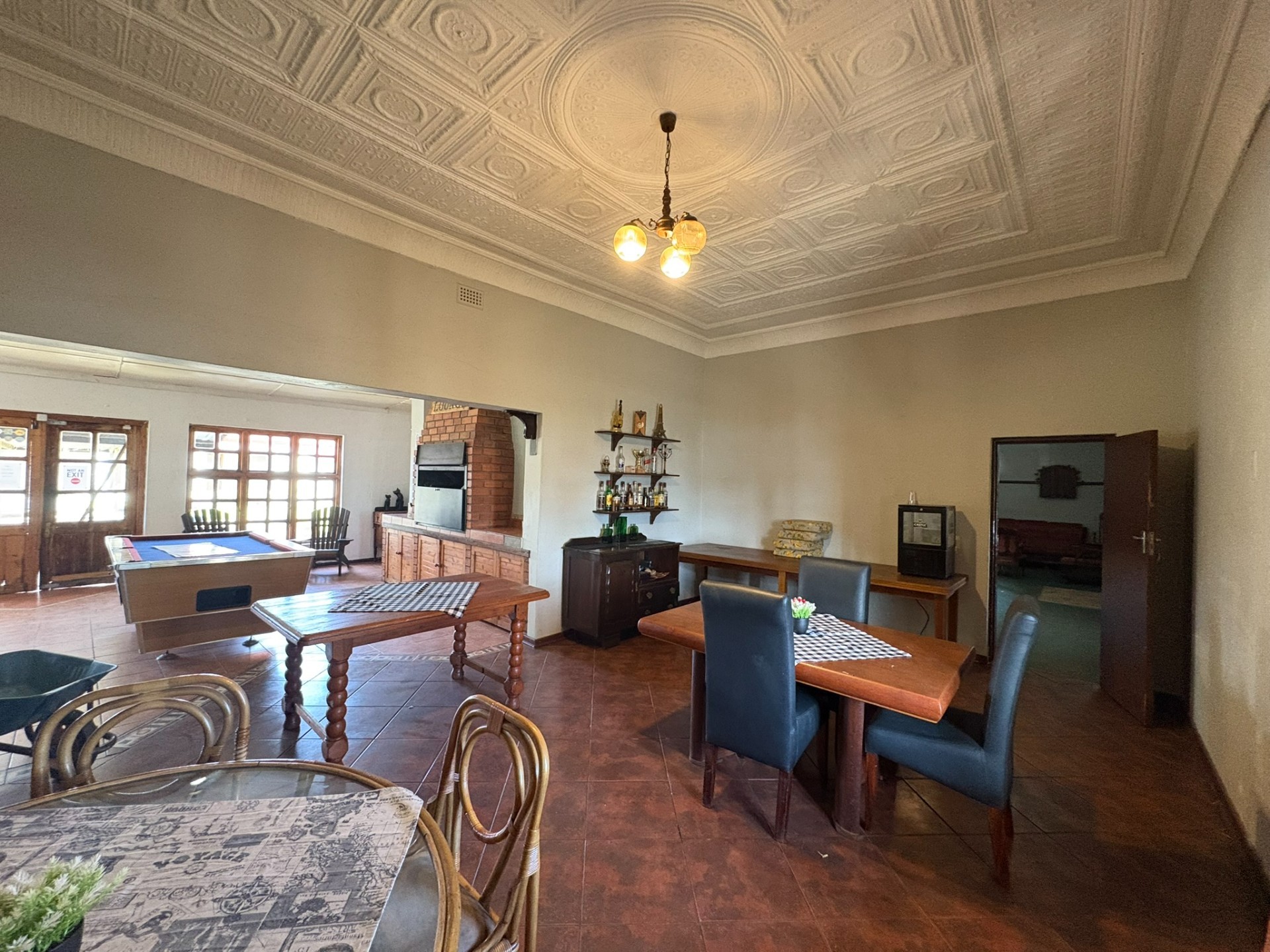 CHARMING COUNTRY HOTEL AND LIFESTYLE INVESTMENT FOR SALE MEMEL, FREE STATE