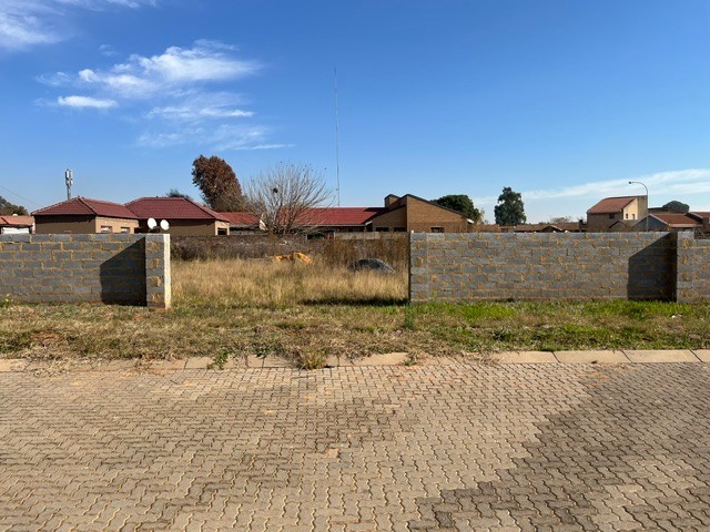 Fully walled residential stand in Meyerton