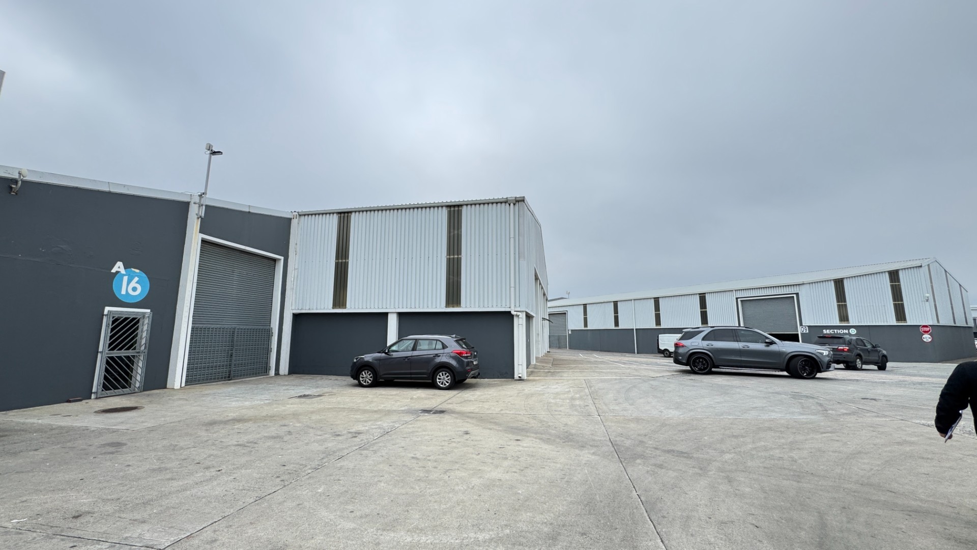 912m² | Neat and Secure Industrial Unit To Let in Beaconvale, Cape Town