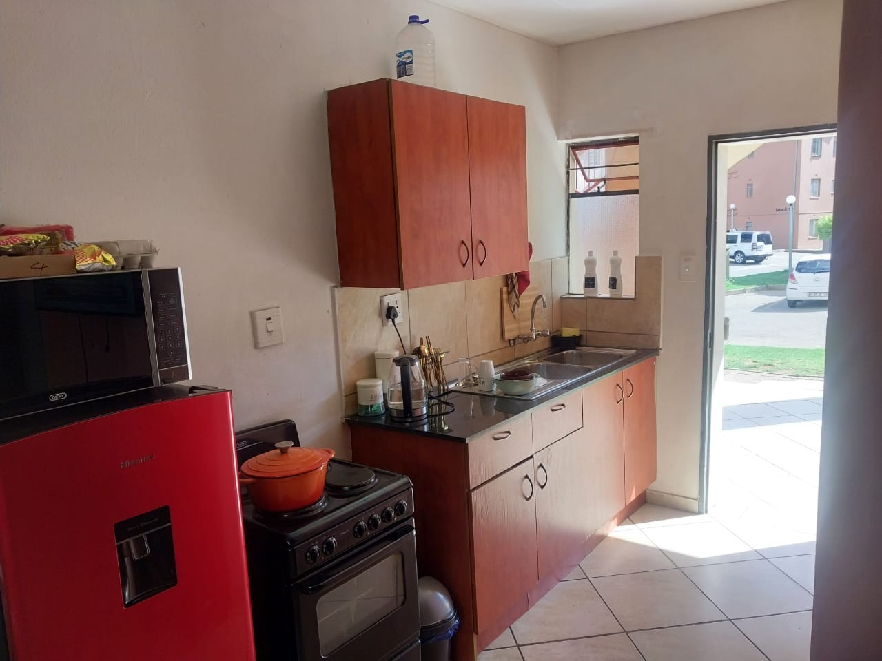 2 Bedroom Apartment For Sale in Jabulani, Soweto
