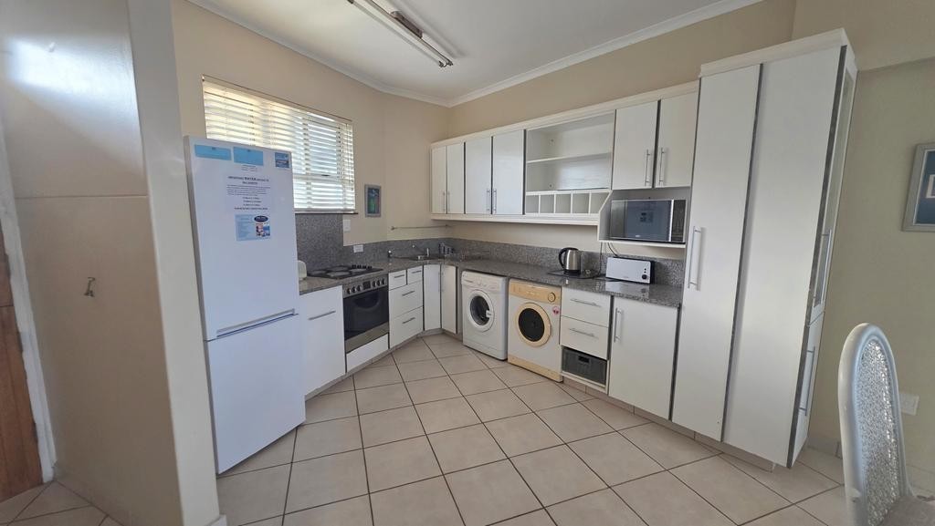 2 bedroom, 2 bathroom Beachfront Apartment with Seaviews in Margate, KwaZulu Natal