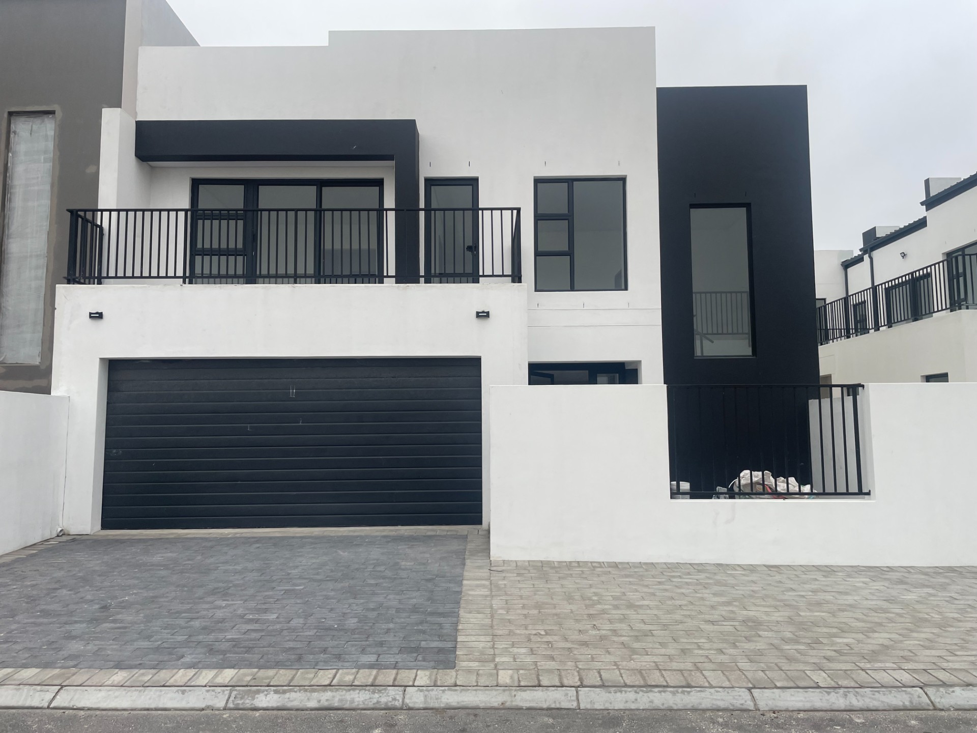 House For Sale in Sandown, Blouberg